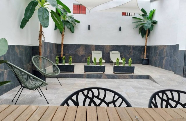 Travel Habitat Ruzafa Green House Patio