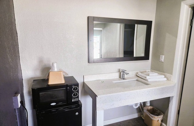 Travel Inn by OYO, Hwy 80 - Jackson
