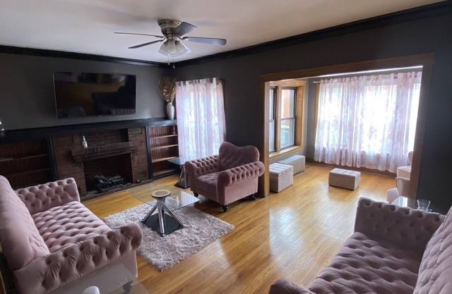 Travel Nurse/ Health Professional 3-Bed Apartment