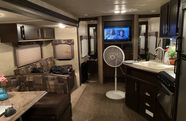Trailer de viajes en 125 acres para relajarse y pasear