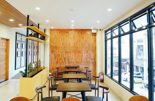 Travelbee Airport Inn