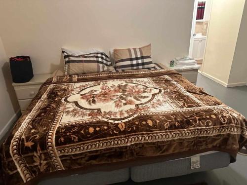 Travelers Long Stay with Private Bathroom Divine Villa and Resorts 5mins to EWR Airport and 4mins to Penn Station Newark, New York