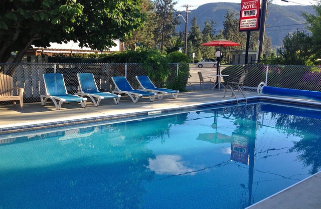 Travelers Motel