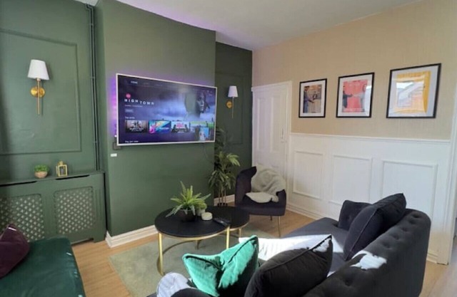 Travellers Choice! 3Bed Home SmartTv Gated Parking