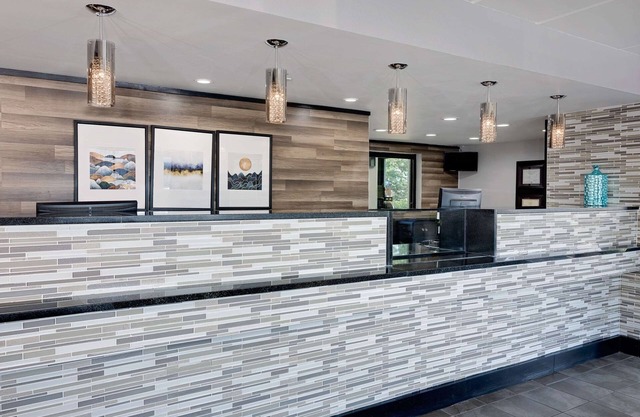 Travelodge by Wyndham College Park