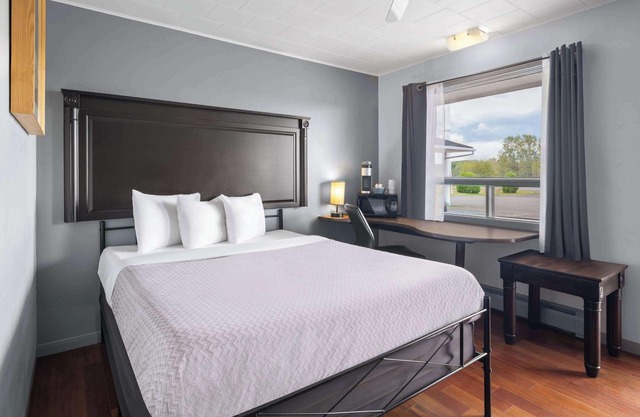 Travelodge by Wyndham Grand Falls