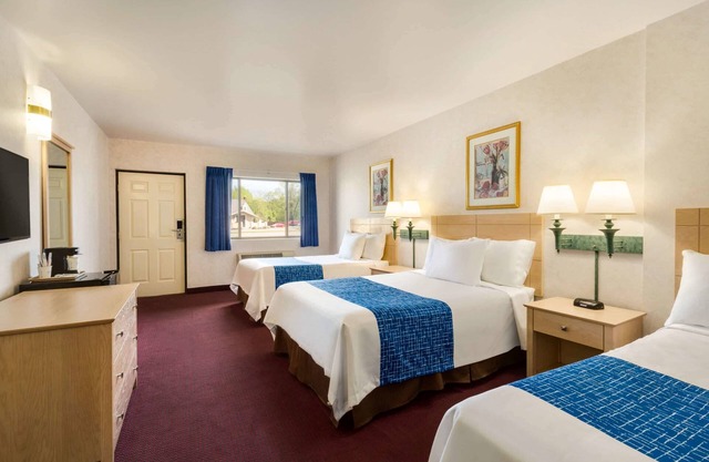 Travelodge by Wyndham Niagara Falls