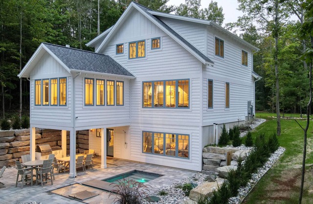 Traverse City Lakemore Resort, New Luxury Lakefront Home on Arbutus Lake