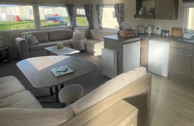 Trecco Bay Porthcawl Caravan 8 berth PALMS 4