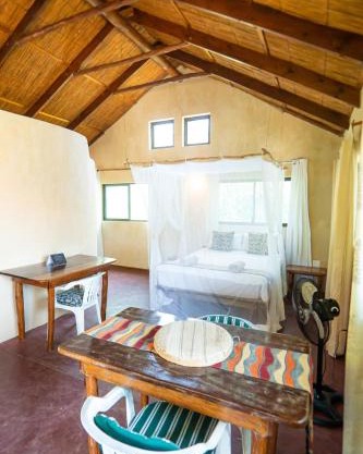 Tree House Cottage, Garden Views, Hot Water