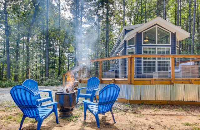 Tree-Lined Cabin w/ Grill in Penrose!