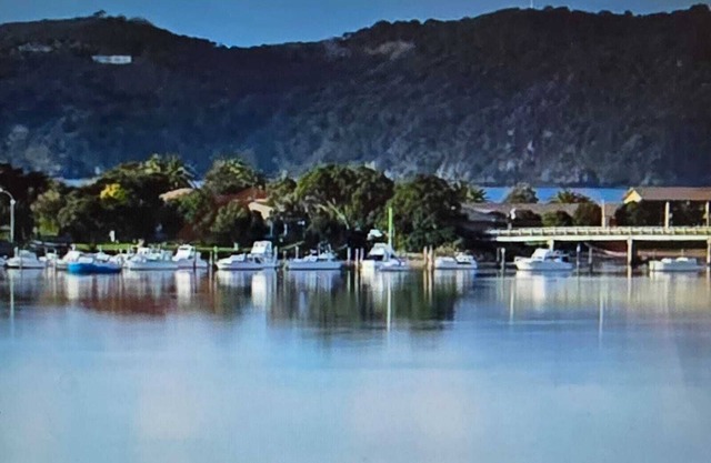 Stunning water views..Dogs are welcome free Netflix..close to all amenities..