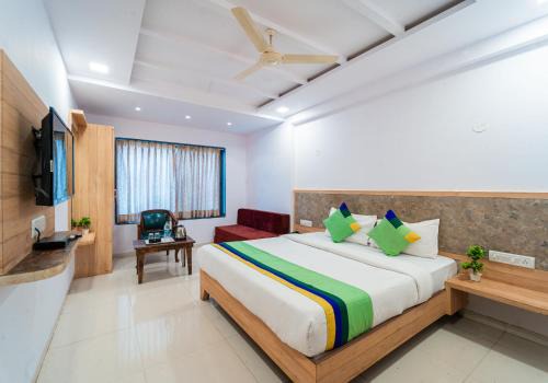 Treebo Bright Plaza & Spa