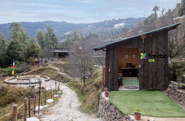 Treebo Daak Bangla Retreat With Mountain View