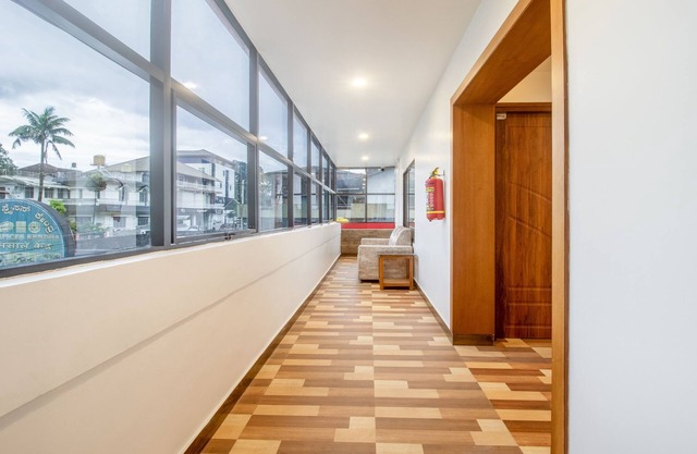 Treebo Elite Plaza, 700 Mtrs From Madikeri Fort