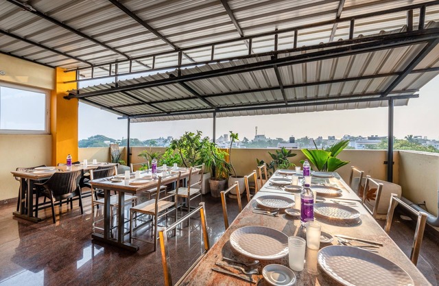 Treebo Grace Inn, 3 Min Walk From Promenade Beach