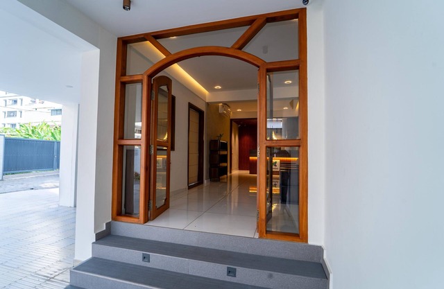 Treebo Petals Suites