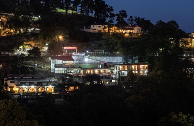 Treebo Stotrak S N Residency, Mussoorie