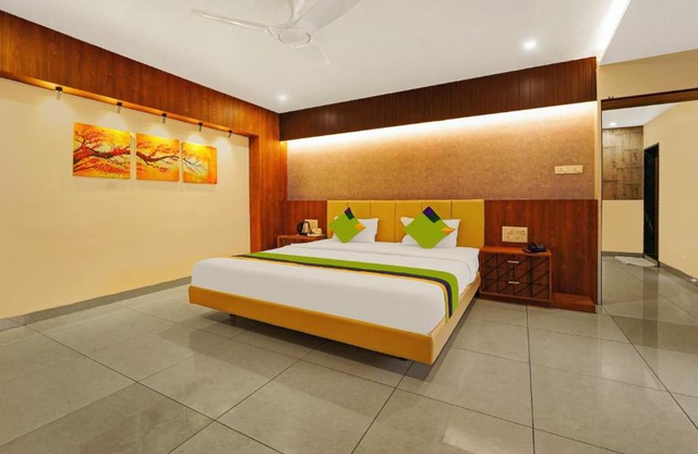 Treebo Surya Comforts, 200 Mtrs From Kolhapur Railway Station