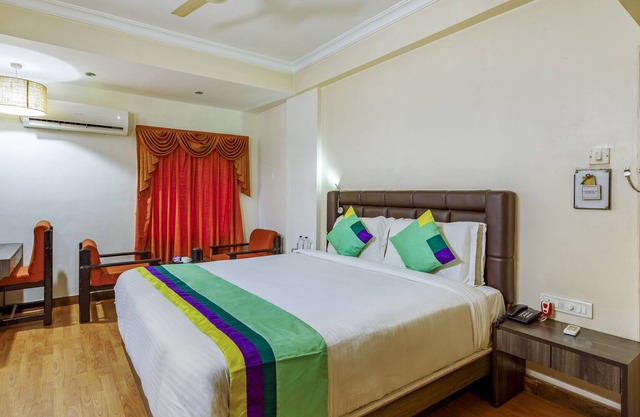 Hotel Crown Ahmedabad