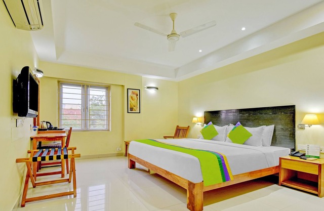 Treebo Trend Vapr Guindy