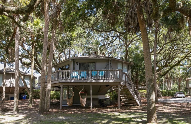 Treehouse Close to Beach, Golf Course/Lagoon View