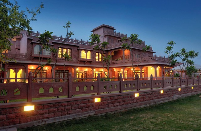TreeHouse Rajbagh