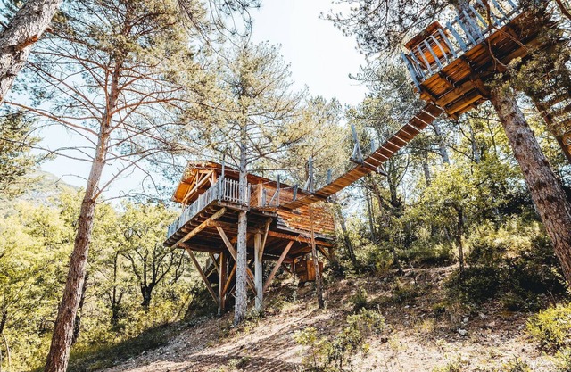 Treehouse with private Jacuzzi - Bois d'Arambe