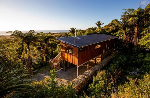 Treescapes - Rainforest Hot Tub 2km from Punakaiki