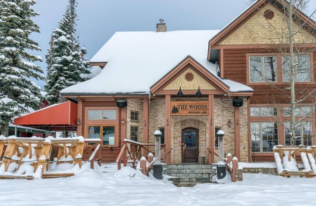 Treetop Getaway-amazing Ski In/out,private Hot Tub