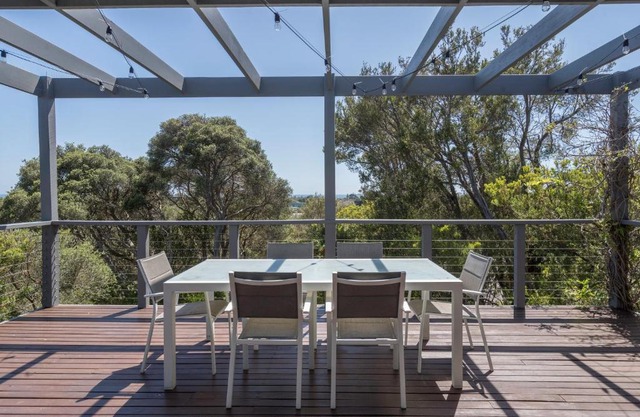 Treetop Tides - Scenic Tootgarook Coastal Getaway