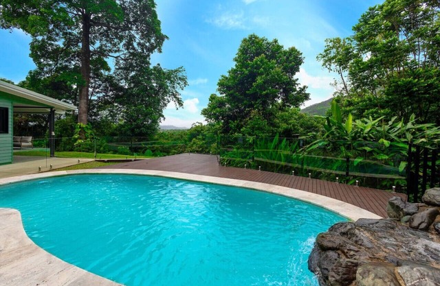 Treetops Sanctuary 4BR Entertaining Delight - Pool