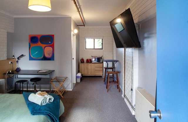 Treetops Silvan Valley Lodge - suite 3