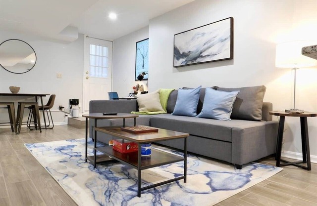 Trendy Apt in Bloomingdale - Amenities / PKING / Location!