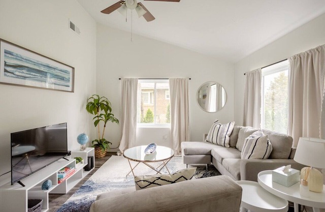 Trendy Home + 39th ST/KU MED + FirePit + LongStays