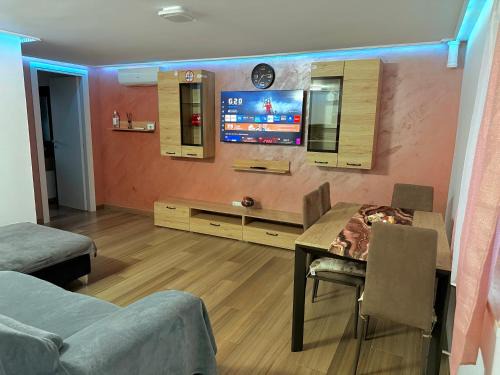 Trendy Home