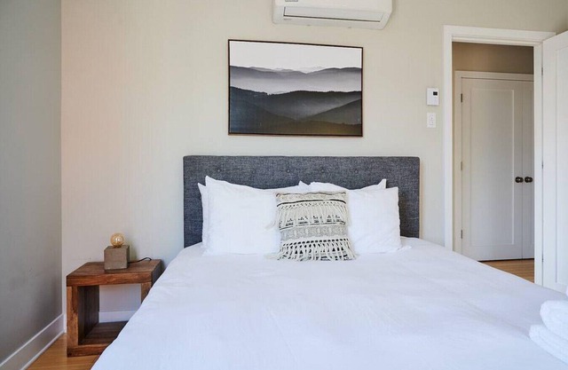 Trendy Little Italy 3 Bedroom Condo by Denstays