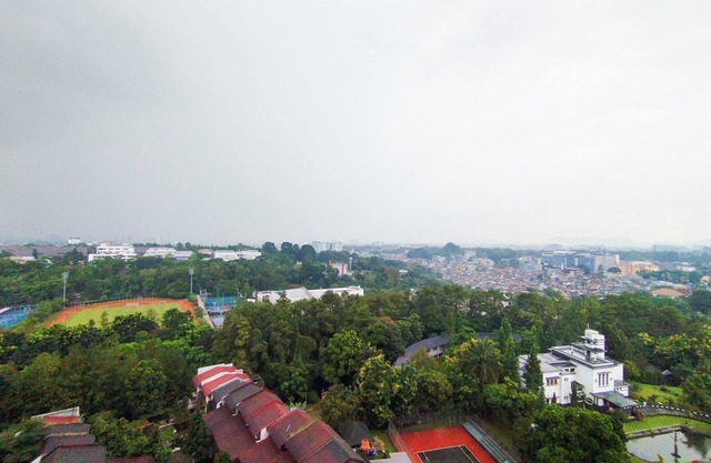 Trendy Studio At Apartment Beverly Dago