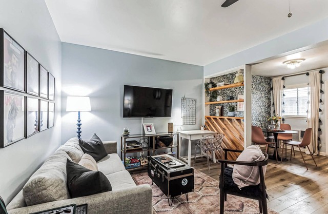 Trendy Studio for 4 w/ Community Pool!