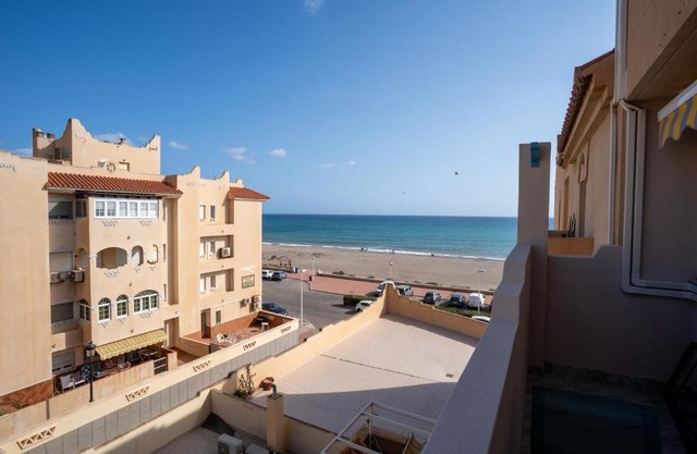 TrendyHomes Retamar - Vistas al mar, playa a 1 min, golf