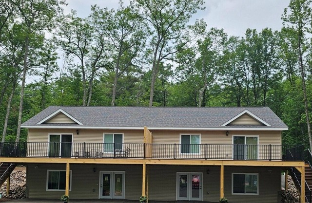TRI Lake Duplex Side B Unit 2 (Winter Special!)