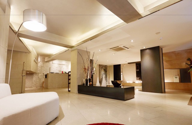 Tria Hotel