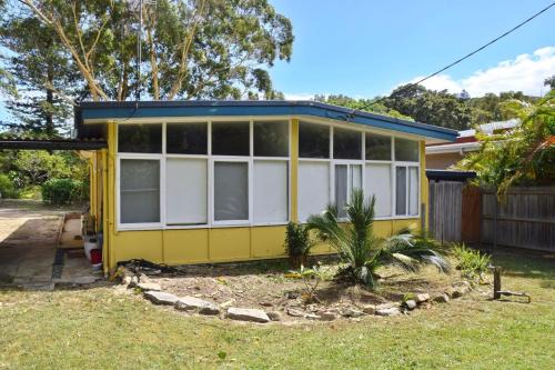Trial Bay Beach Cabin 3 - Bring your own linen.