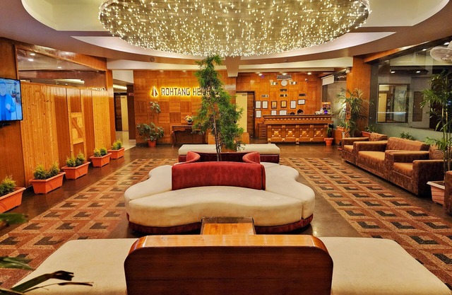 Tribhav Rohtang Heights Resort