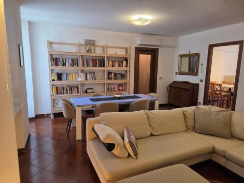 Tricesimo Appartamento Suite in Centro Storico