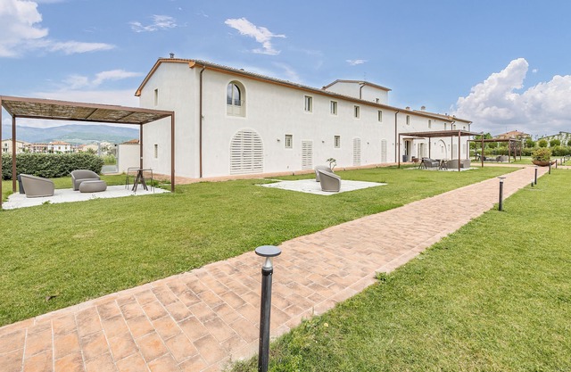 Trilo Superior Apt Close to Pistoia, Agliana, Italy