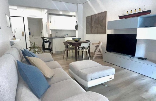 Trilocale,terrazzo,posto auto privato,box,wifi