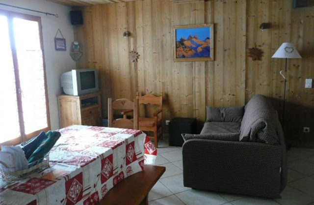 Triplex 10 pers, Sud, proche télésiège et centre, parking, animaux OK - FR-1-263-197