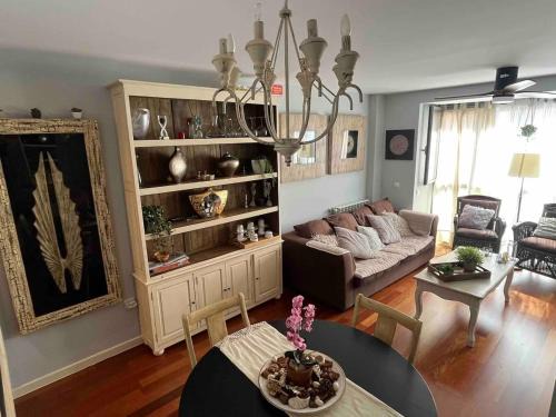 Triplex Deluxe con terrazas al Pirineo y Golf