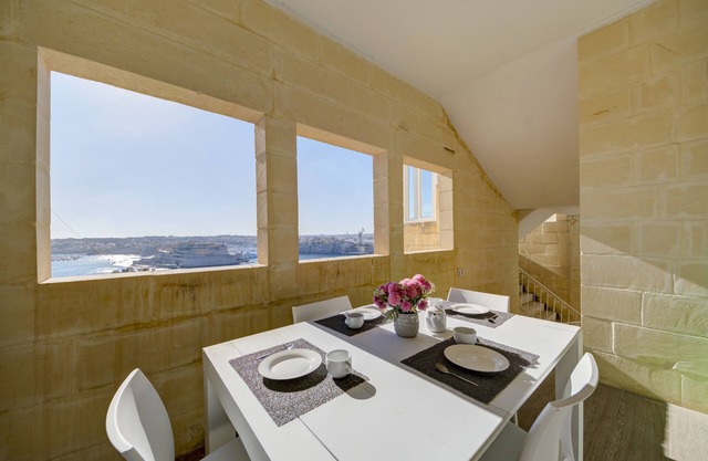 Tritoni harbour suites